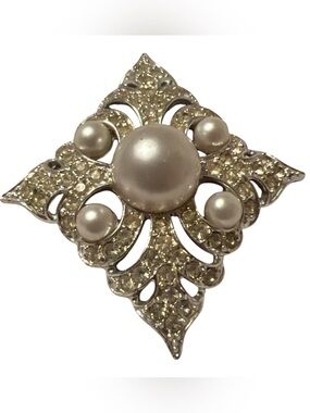 Sarah Coventry Silver-Tone Pearl and Clear Crystal Brooch